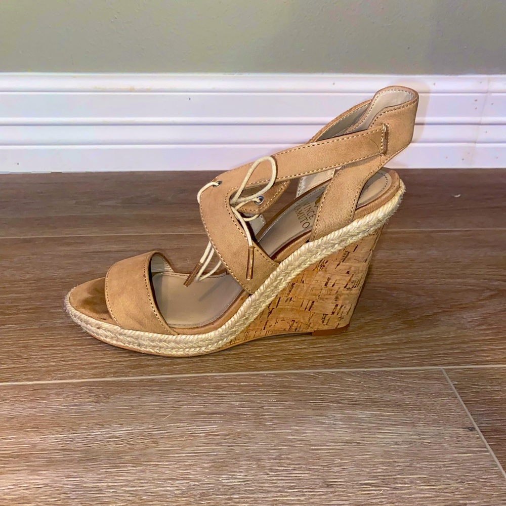 vince camuto, size 8 lightbrown/beige